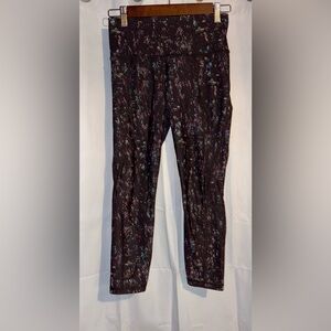 Athleta Leggings XS Black Lightning City Lights Capri Pull On Yoga Pilates